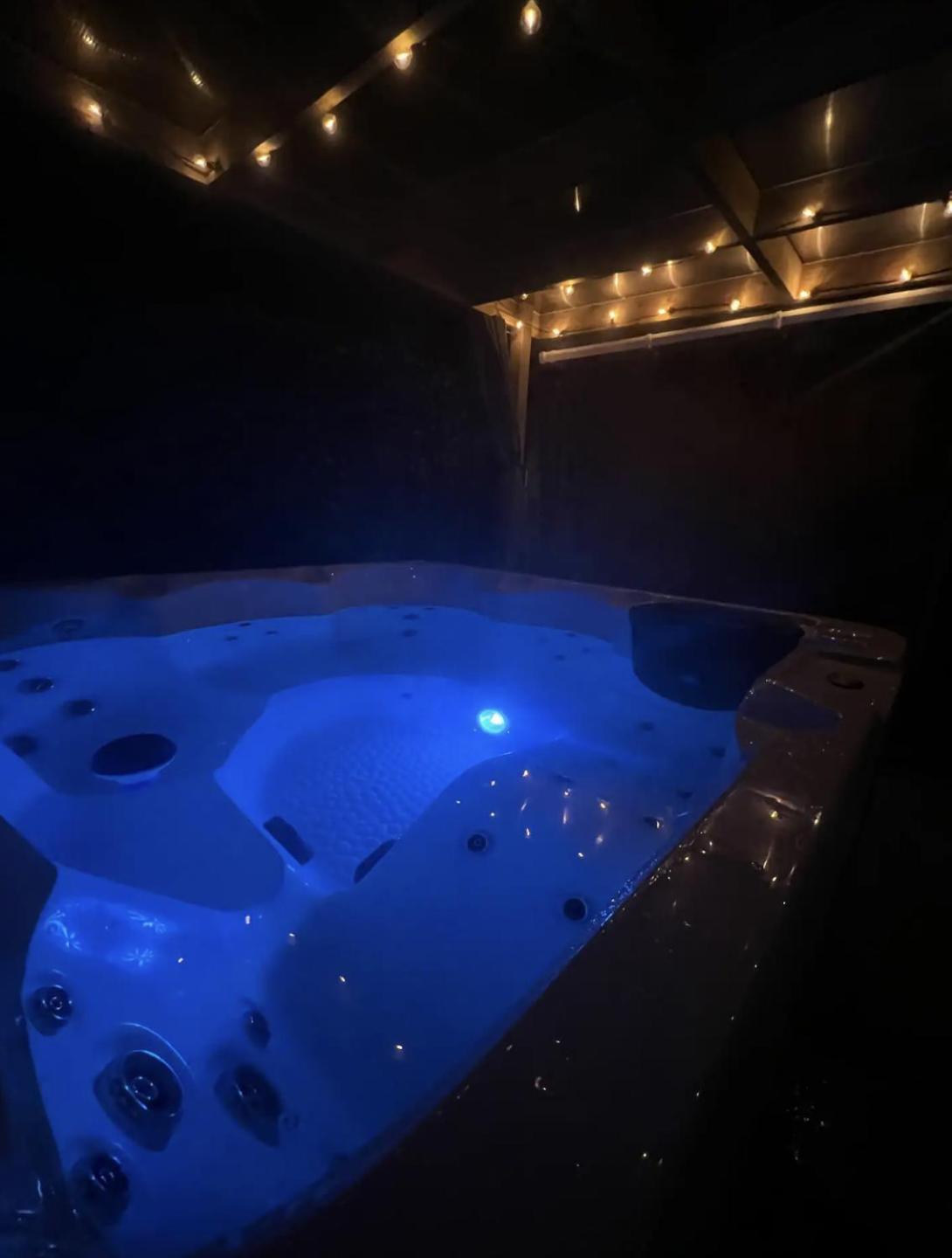 Hot Tub, Free Parking, Near Shops & Restaurants, Location 1M To City Jesmond المظهر الخارجي الصورة