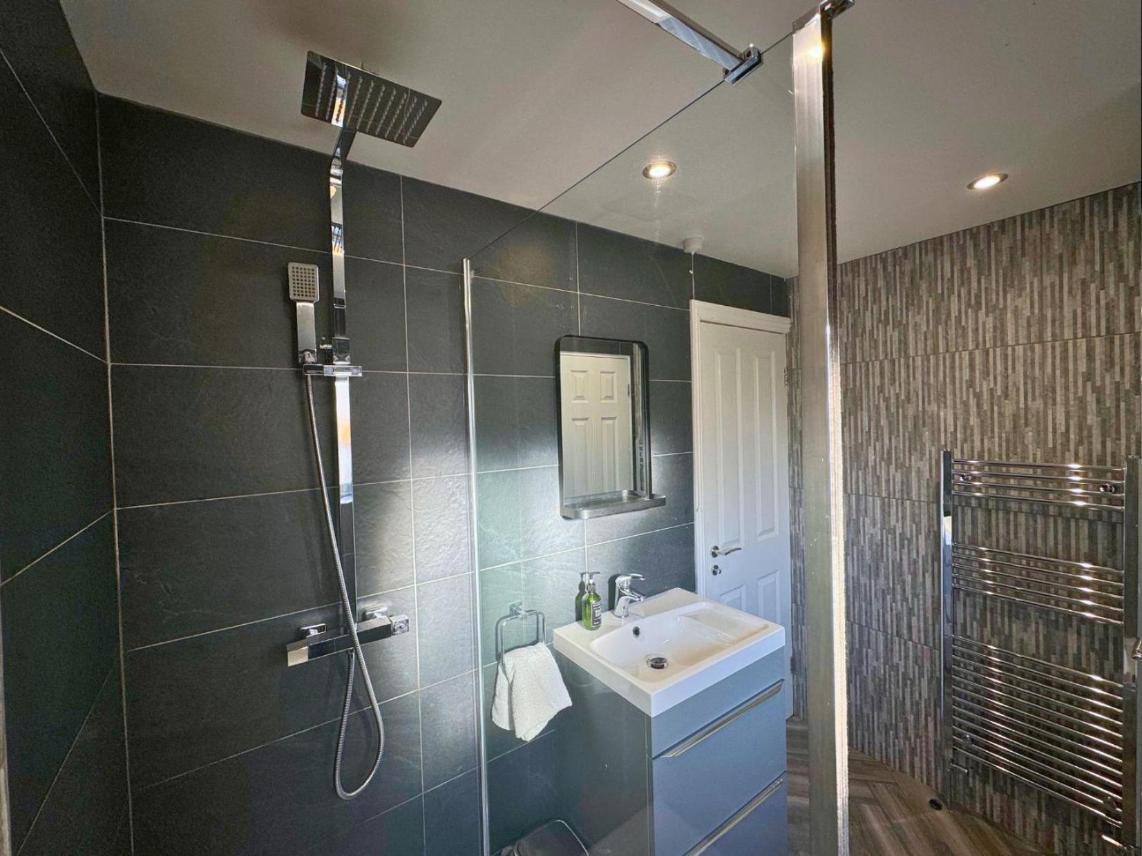Hot Tub, Free Parking, Near Shops & Restaurants, Location 1M To City Jesmond المظهر الخارجي الصورة